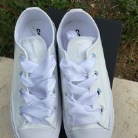 Robe ivoire et Converse blanche - 1