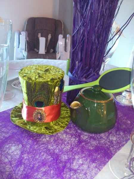 Table le chapelier fou