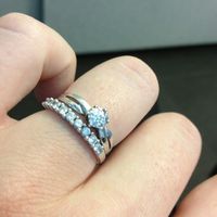 Qui porte une bague de fiançailles ? - 1