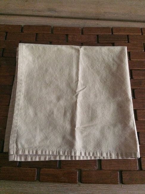 Petit tuto pour pliage de serviettes en forme de paon - 1