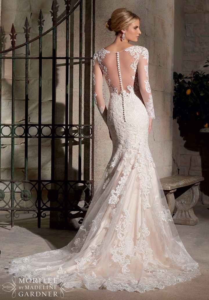 Robe Mori Lee