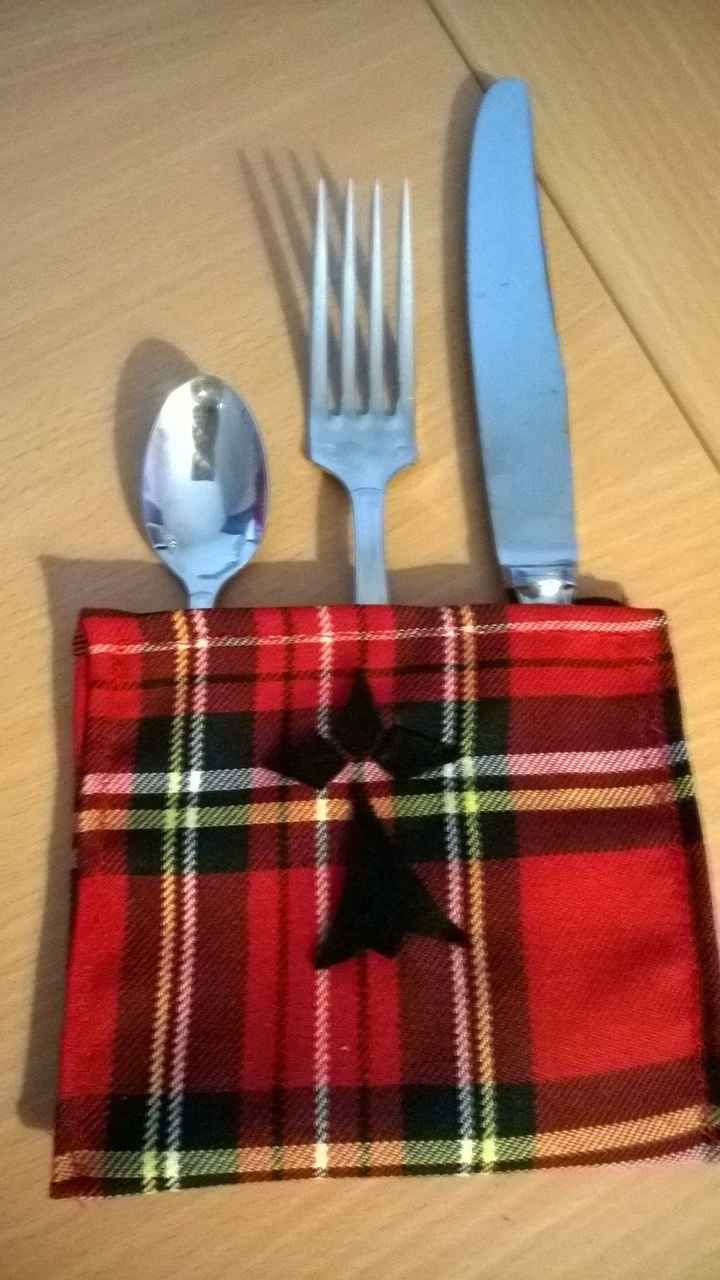 pochettes pour les couverts et menus