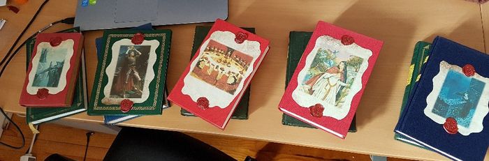 Éléments de décos de 5 tables 