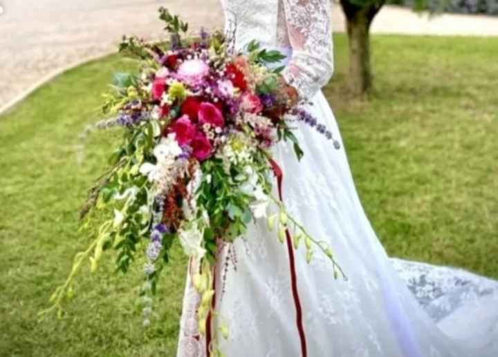 Bouquet sur table et économie - 1