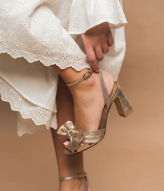 Chaussures avec noeuds 8