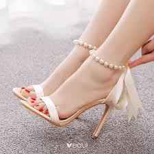 Chaussures avec noeuds - 10