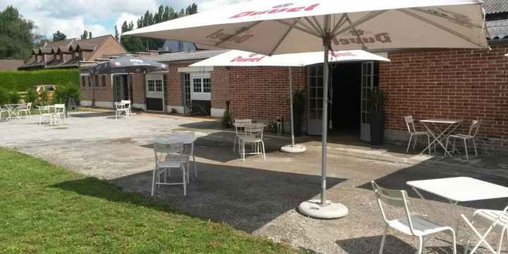 la terrasse qui va avec la salle!!!