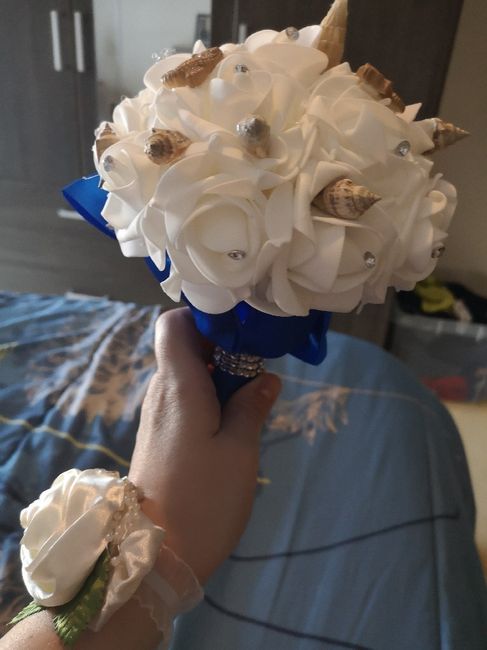 Bouquet et bracelet fleuris - 1