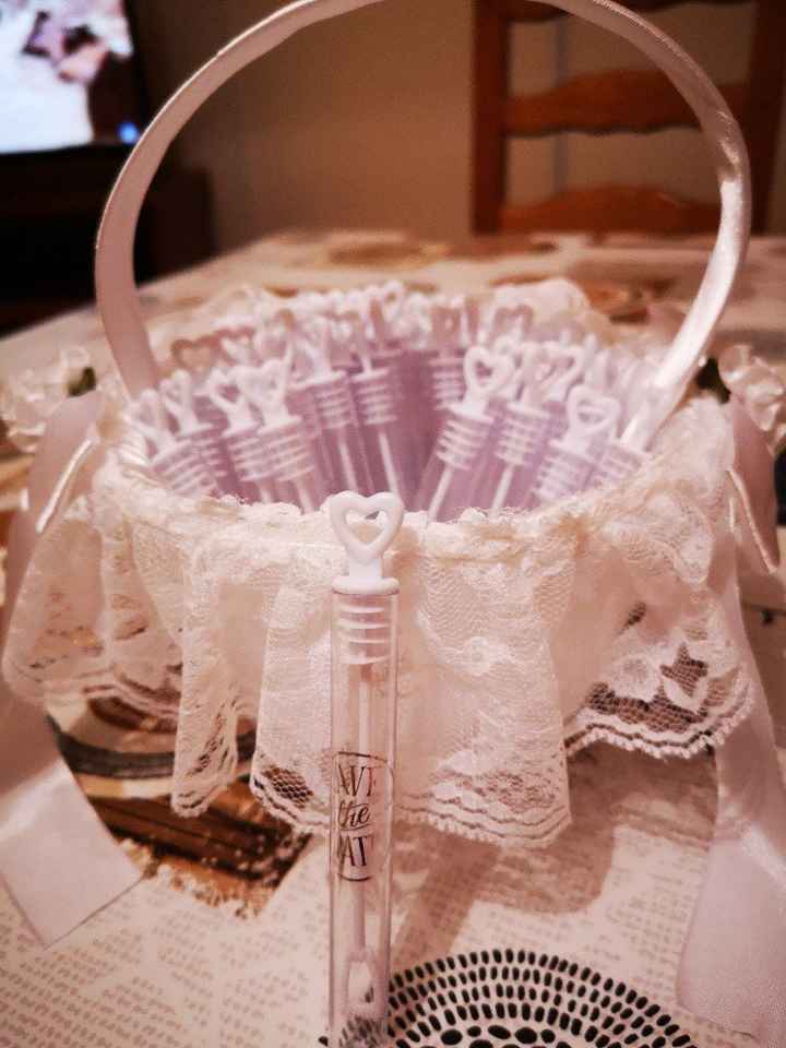 Bulles de savon en cœur à la sortie de la mairie 😉 - 1