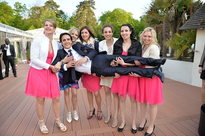 Le marié et les filles 