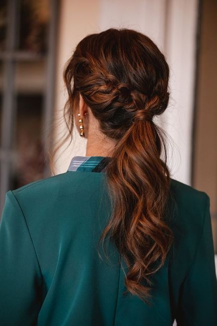 Pour un mariage champêtre et robe de mariée bohème, quelle est la meilleure coiffure ? 2