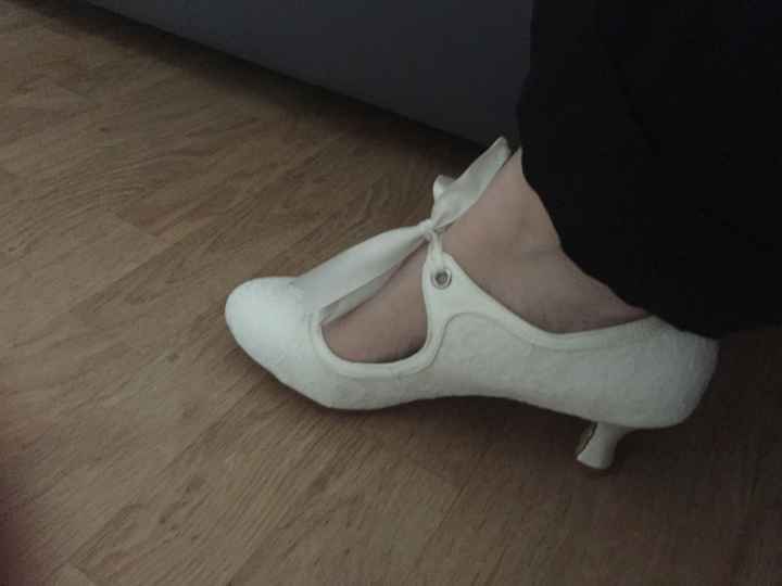 Les chaussures. ( light in box ) - 2