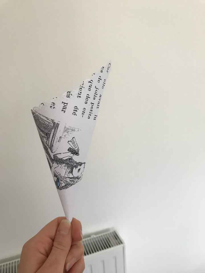 Urne « chapelier fou » & cornets pétales de roses - 4