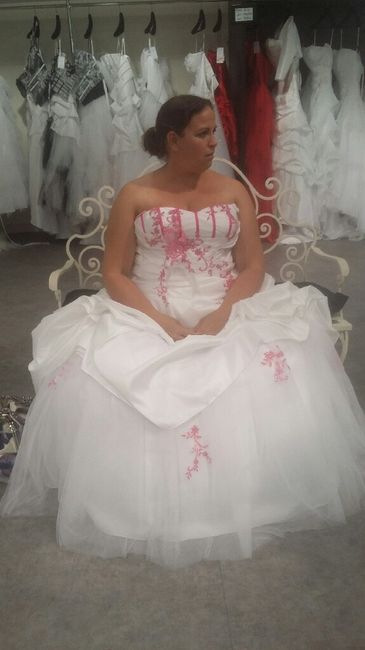 Robe de mariée et converses - 1
