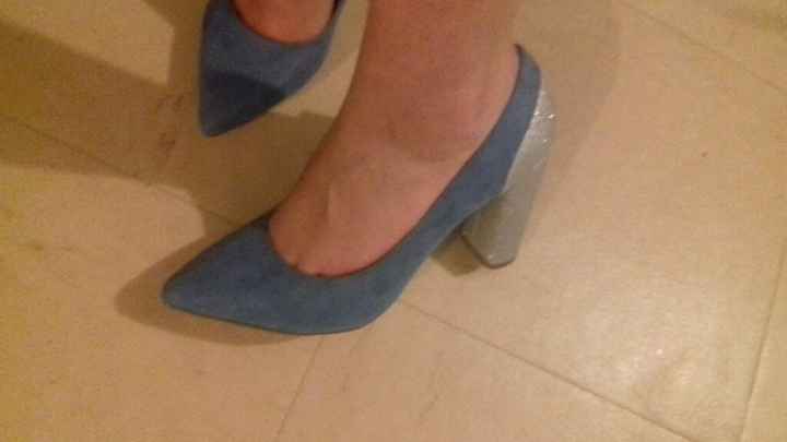 Chaussures. - 1