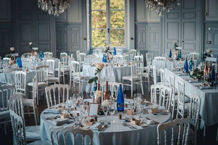 Avec à droite la table d'honneur