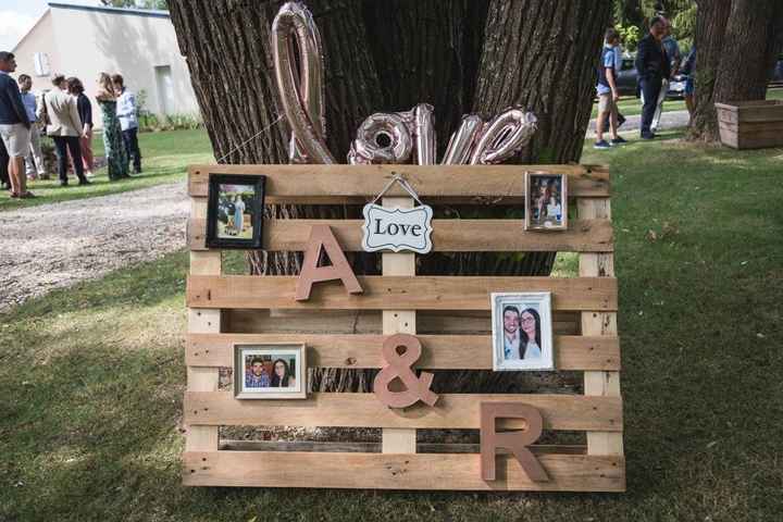 Une autre décoration en palette au milieu du lieu