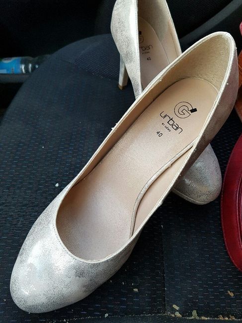 Montrez moi vos chaussures, je suis perdu.... j'arrive pas à trouver ou à me décider sur un style...