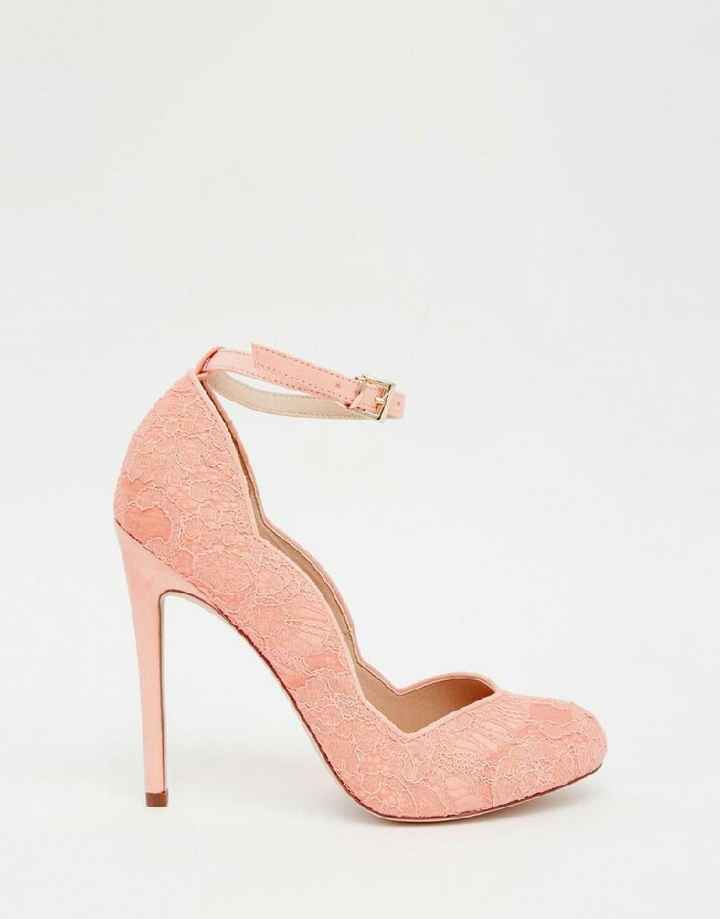 15 paires de chaussures roses - 1