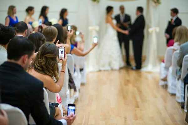 Pour ou contre les photos par les invités ? - 4