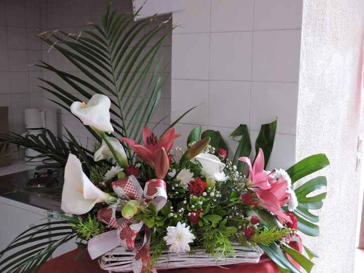 fleurs sur buffet