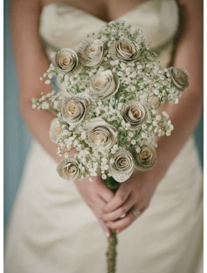 Bouquet de fleurs en pages de livres - 2