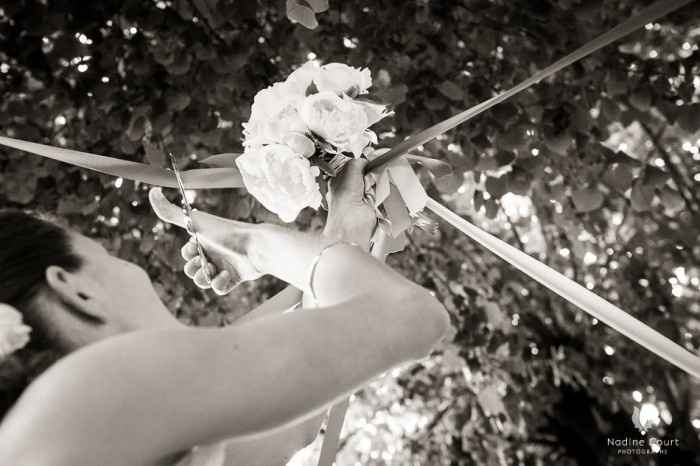 Jeu du ruban pour le bouquet