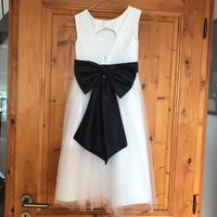 Je vends les robes de mes filles d honneur - 1
