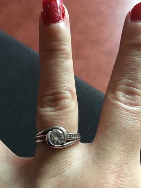 Avez-vous publié une photo de votre bague de fiançailles ? - 1