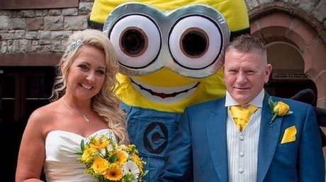 Photo de couple avec minion 