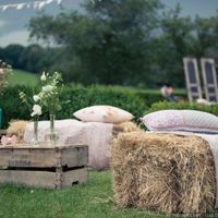 vh et personnes assises, chaises? - 1