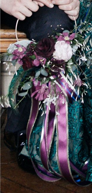 Mon bouquet - construit autour d'un cercle doré. 