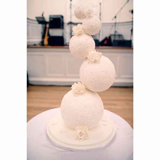 gravity cake 6