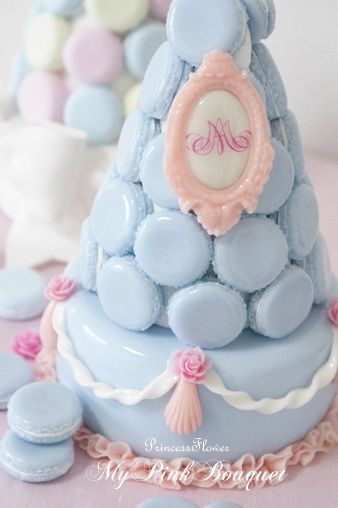 wedding cake macarons