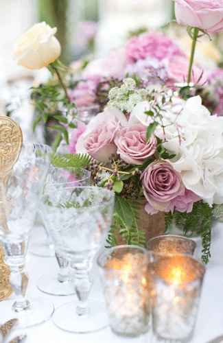Décoration de table florale et romantique