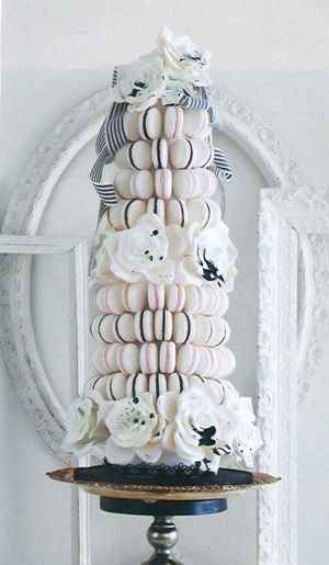 wedding cake macarons