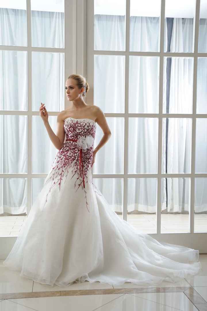 robe de mariée ivoire et bordeaux