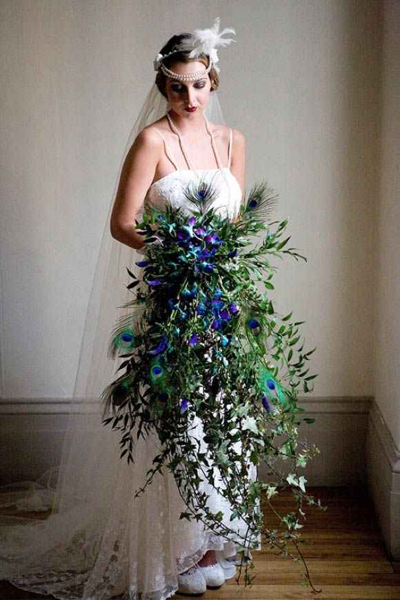 Bouquet de mariée en plumes de paon