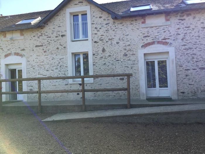 Exterieur salle x2 + chambre 