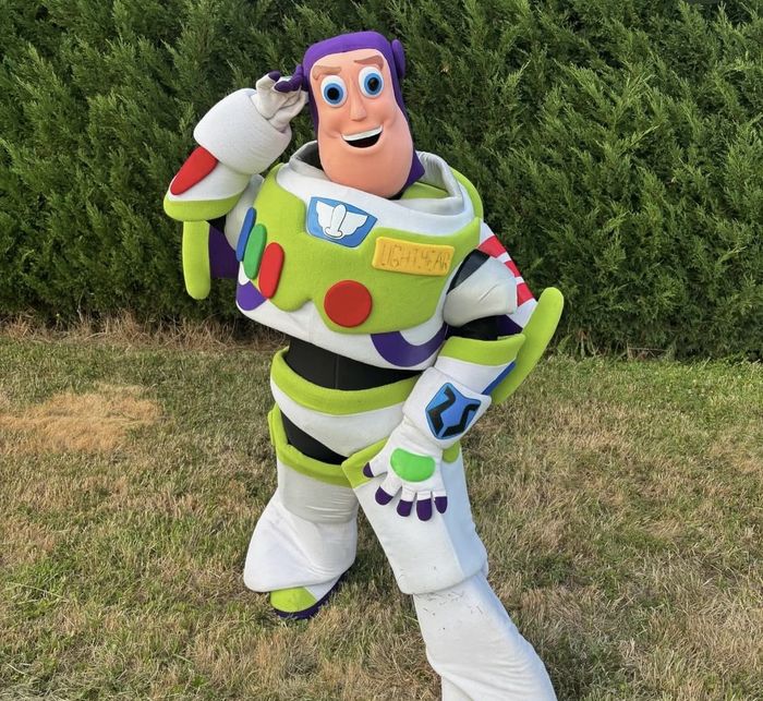 Mascotte buzz l’éclair 1