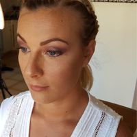Maquillage pour blonde aux yeux bleus - 1