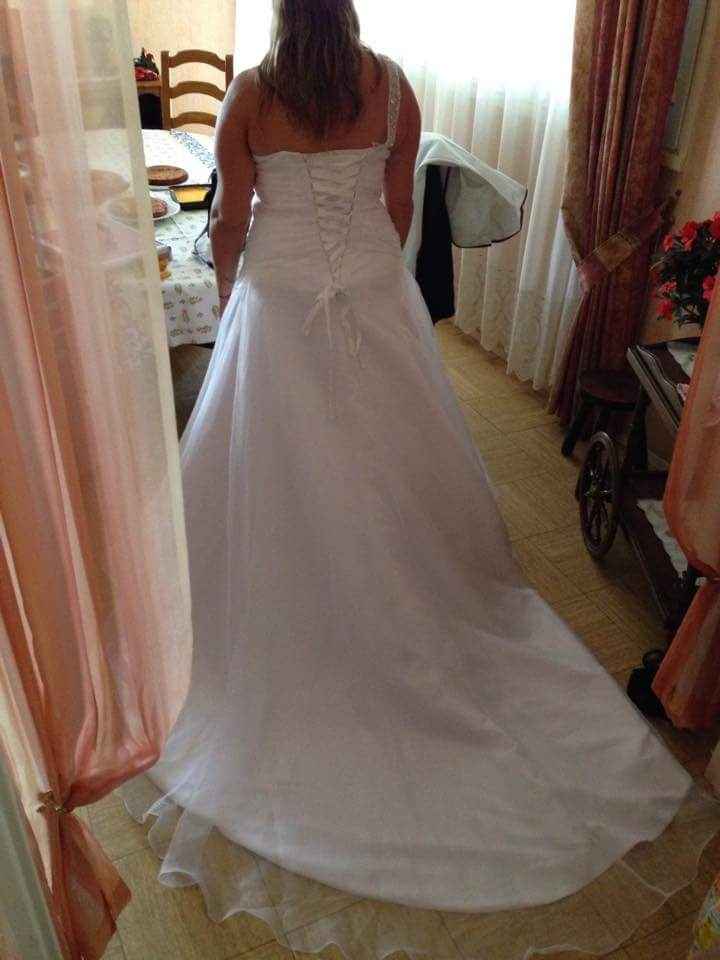 Robes de mariée sur mesure, le nouveau " dress for you " à saint martin de fontenay quelqu'un connai