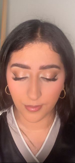 Make up artiste 1