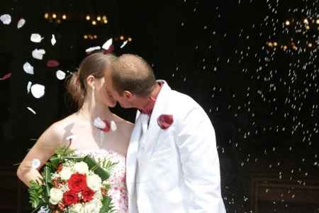 bizou a la fin de l'elise