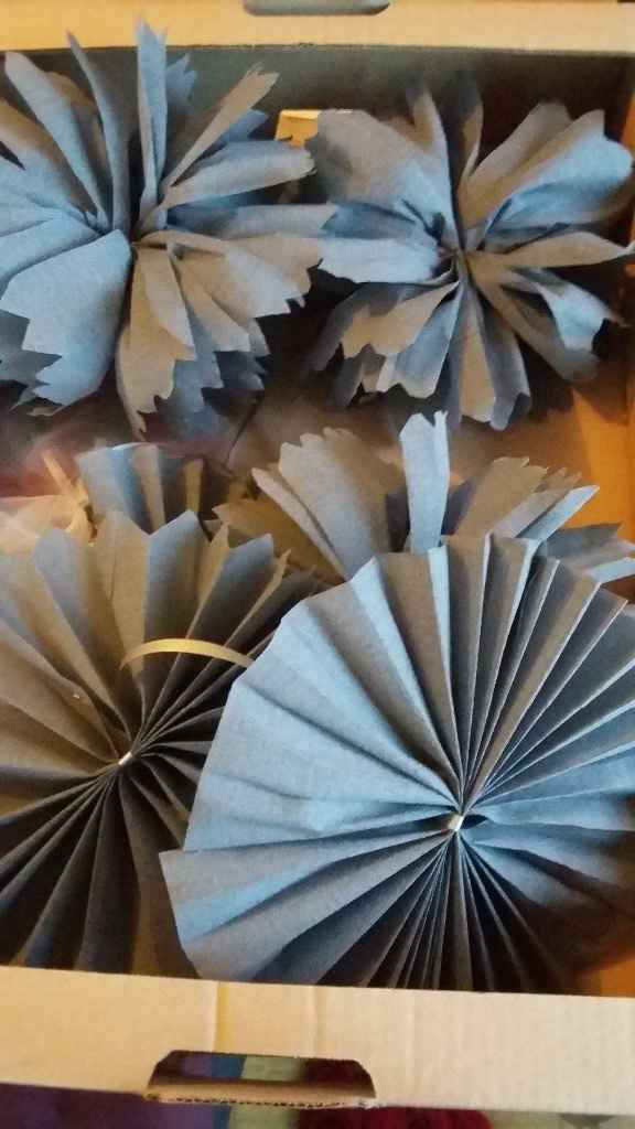 décoration pour l'église, en papier crépon