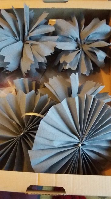 décoration pour l'église, en papier crépon