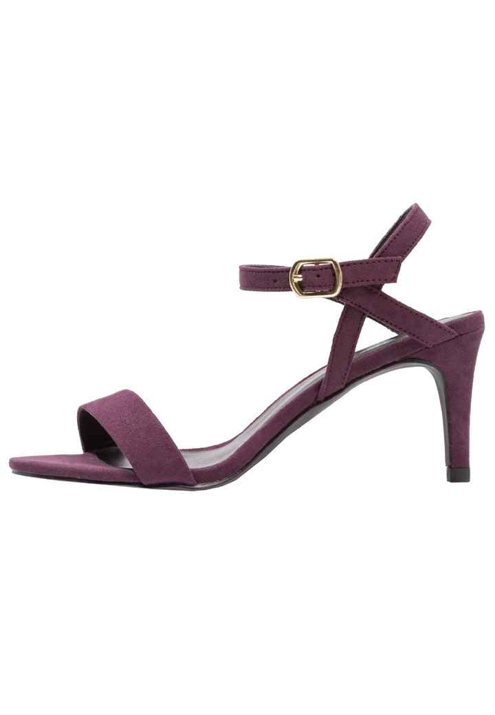 sandales violettes