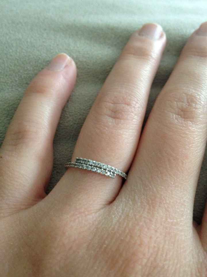 Qui porte une bague de fiançailles ? - 1