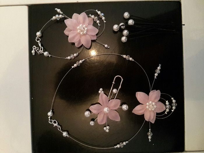 Besoin de vos avis, j'hésite entre 2 bracelets swarovski - 1