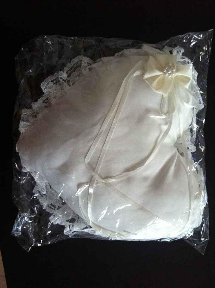 Coussin alliance ivoire NEUF 2/2